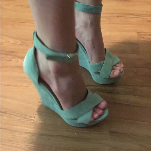 Steve Madden Xenon wedges - Picture 3 of 5